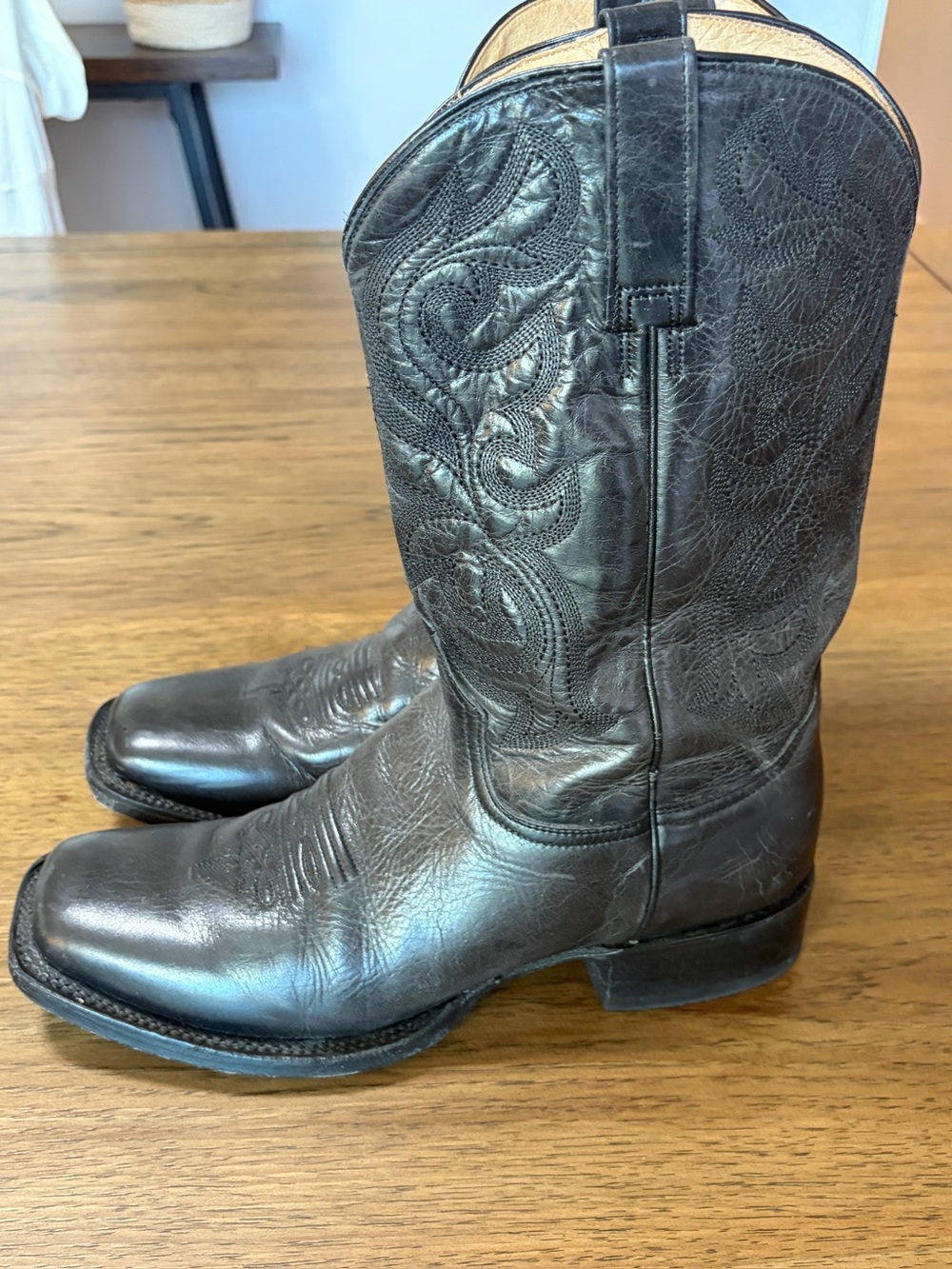 Women’s Roper Black Leather Cowboy boots with comfort insole